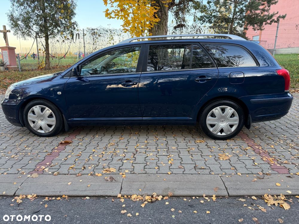 Toyota Avensis - 12