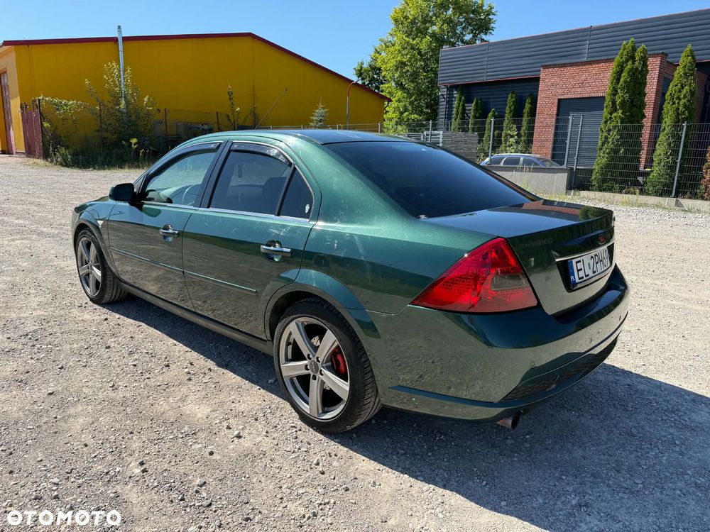 Ford Mondeo 2.0 Ghia - 10