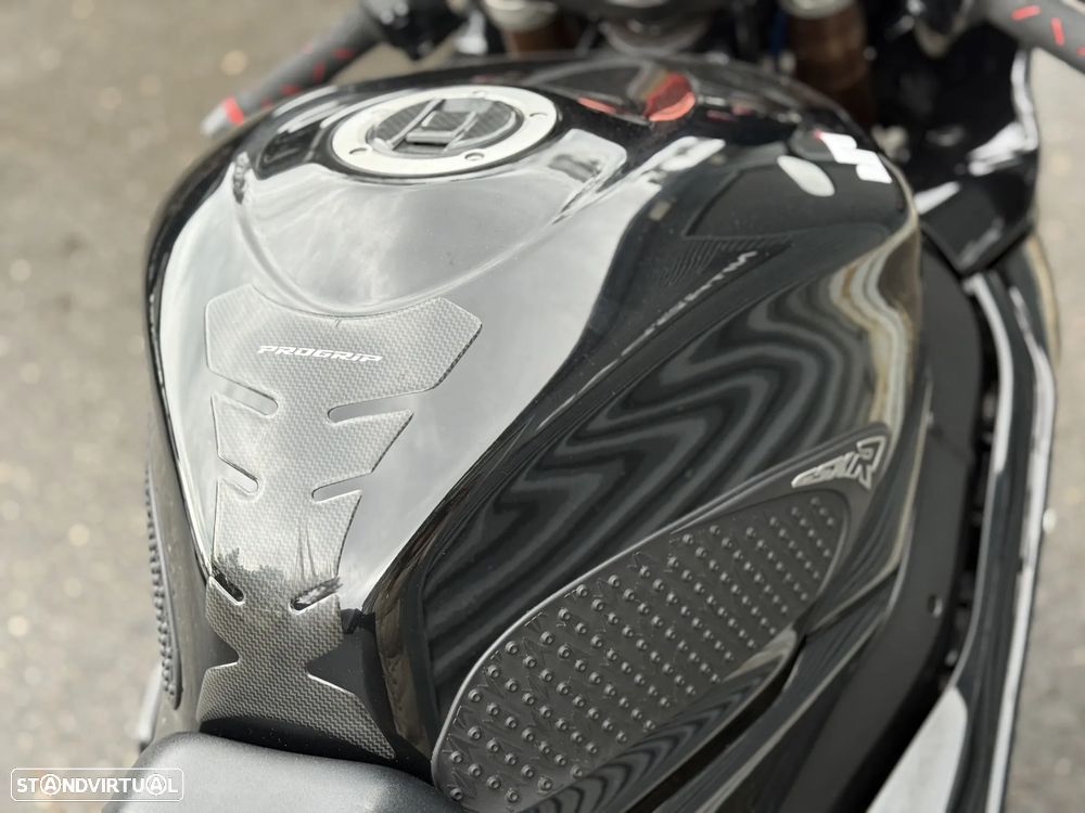 Suzuki GSX-R K5 1000 - 12