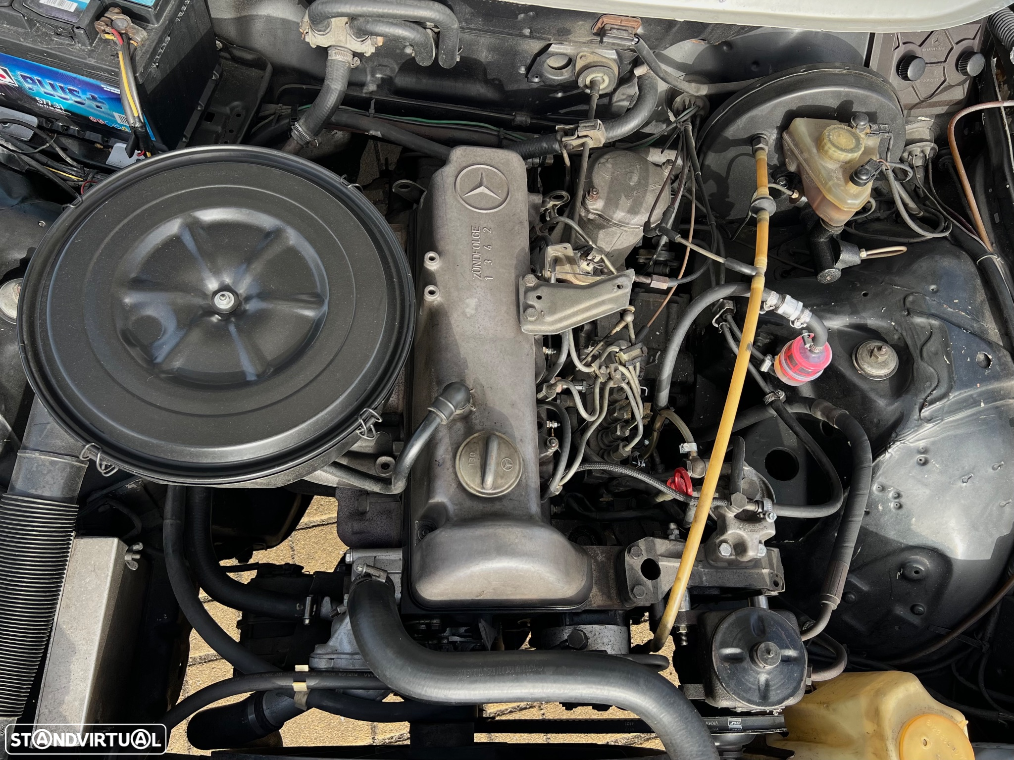 Mercedes-Benz 240 - 2