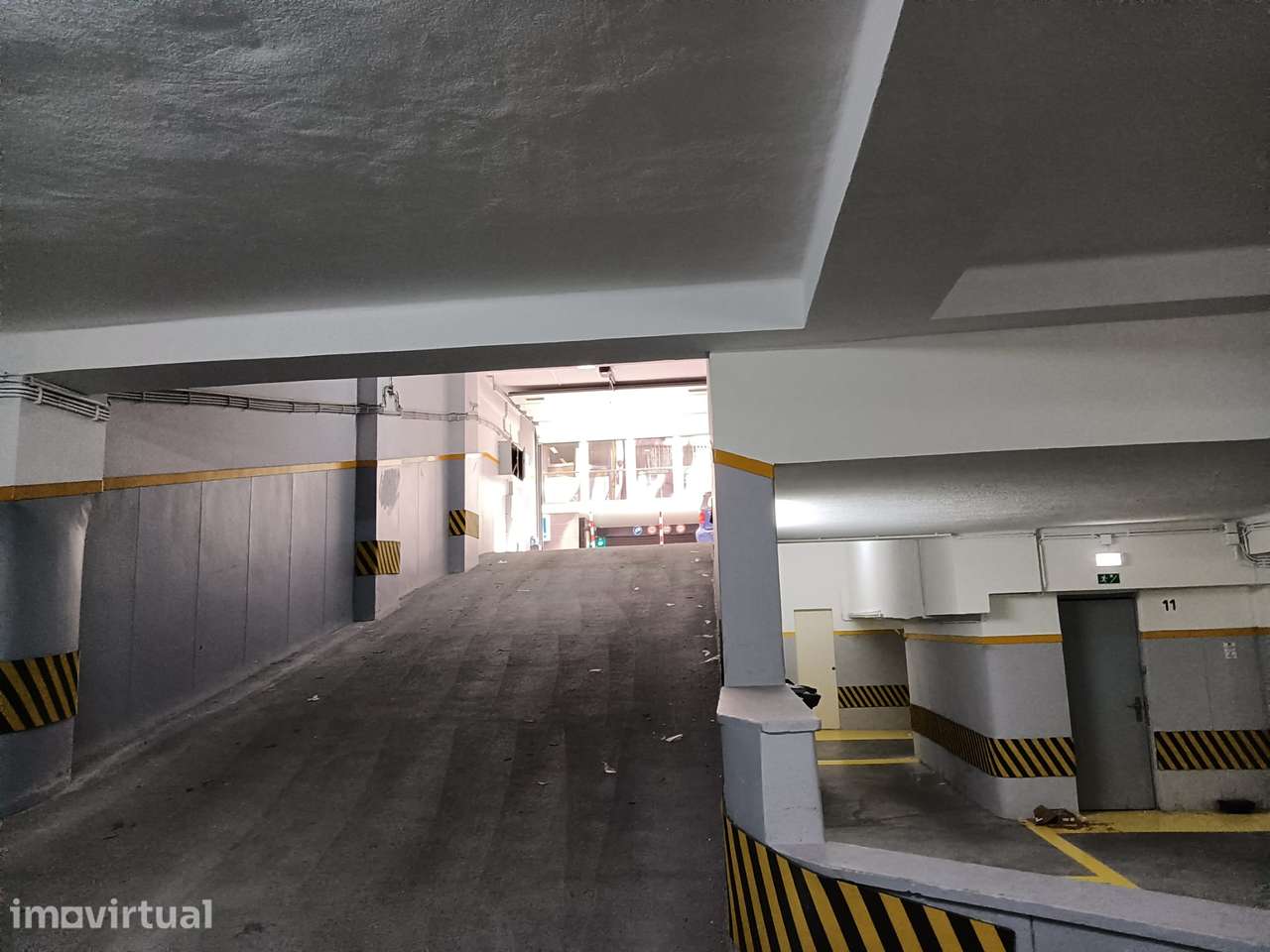 Garagem com 435 m² para 20 viaturas – Rua Duque de Palmela, Lisboa - Grande imagem: 3/10