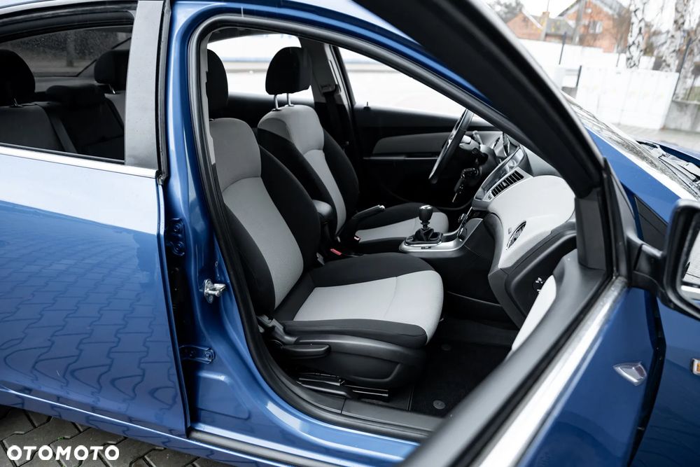 Chevrolet Cruze 1.8 LTZ - 24