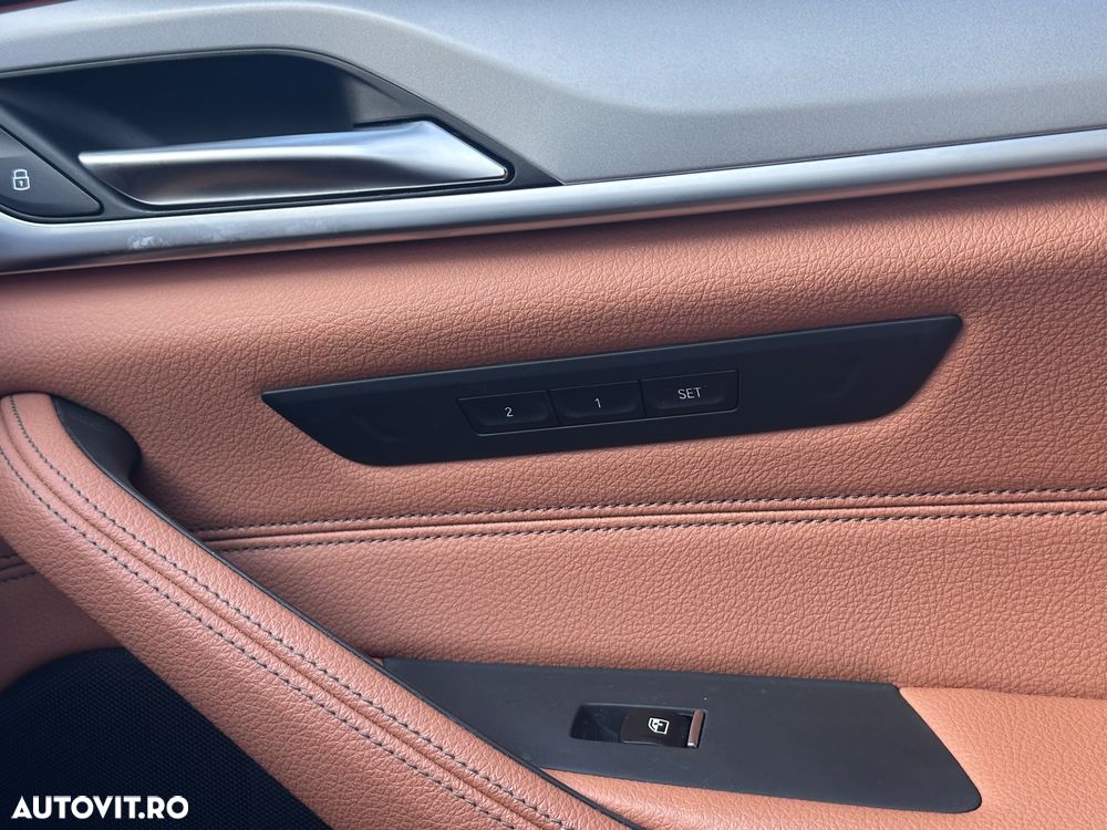 BMW Seria 5 530i xDrive AT - 18