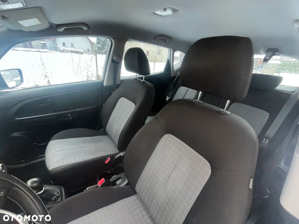 Kia Venga 1.4 Business Line - 10