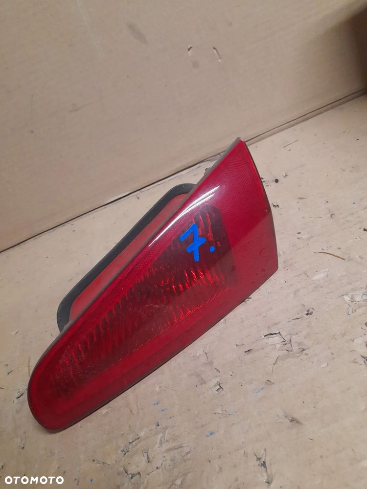 Alfa Romeo 147 - lampa tylna prawa w klapę - 1