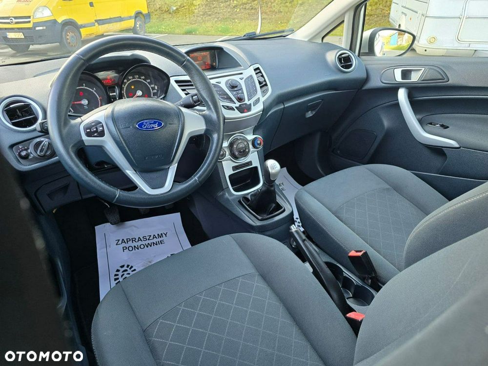 Ford Fiesta - 22