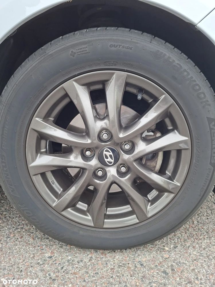 Hyundai Veloster - 19