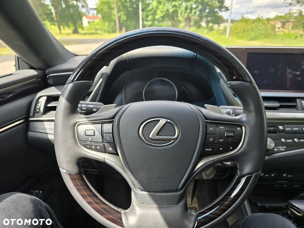 Lexus ES - 12