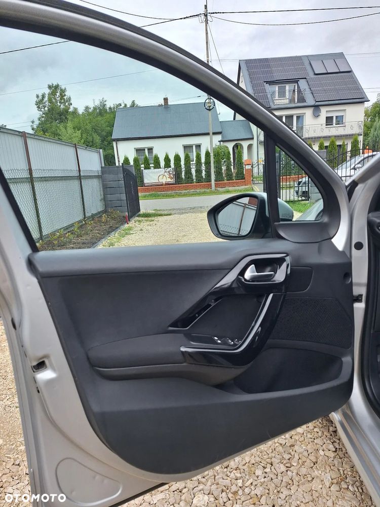 Peugeot 208 1.6 e-HDi Active STT - 12