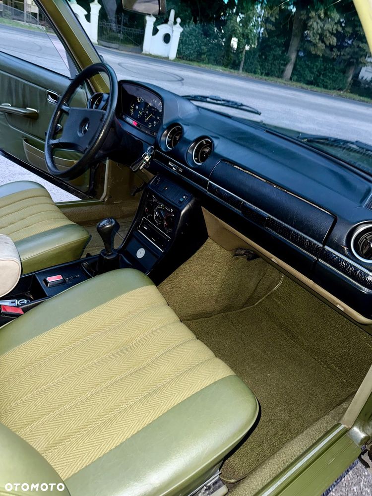 Mercedes-Benz W123 - 17