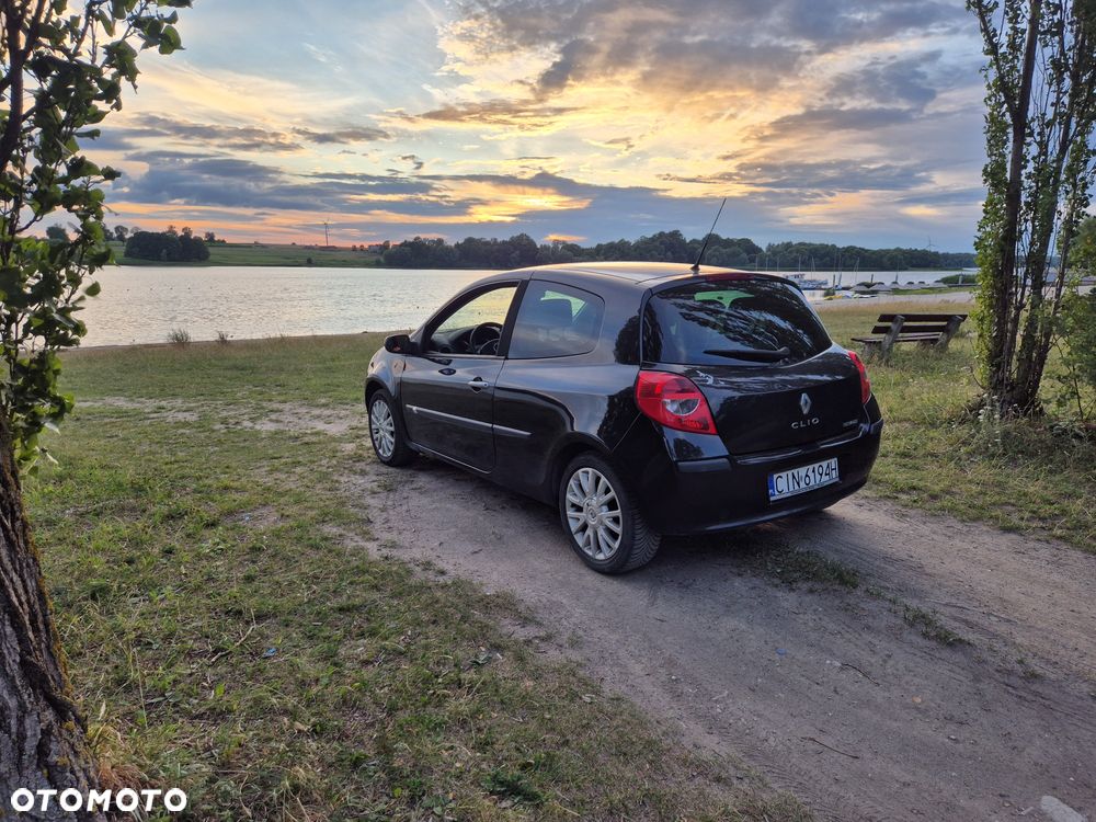 Renault Clio - 1