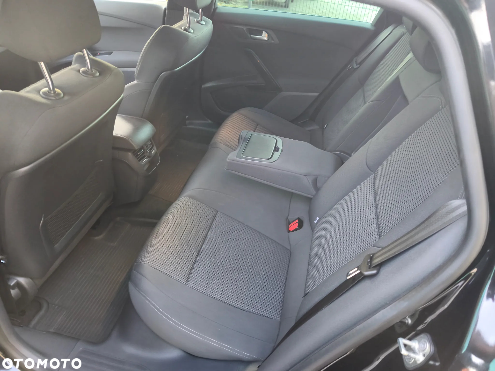 Peugeot 508 SW BlueHDi 150 Stop&Start Business-Line - 32