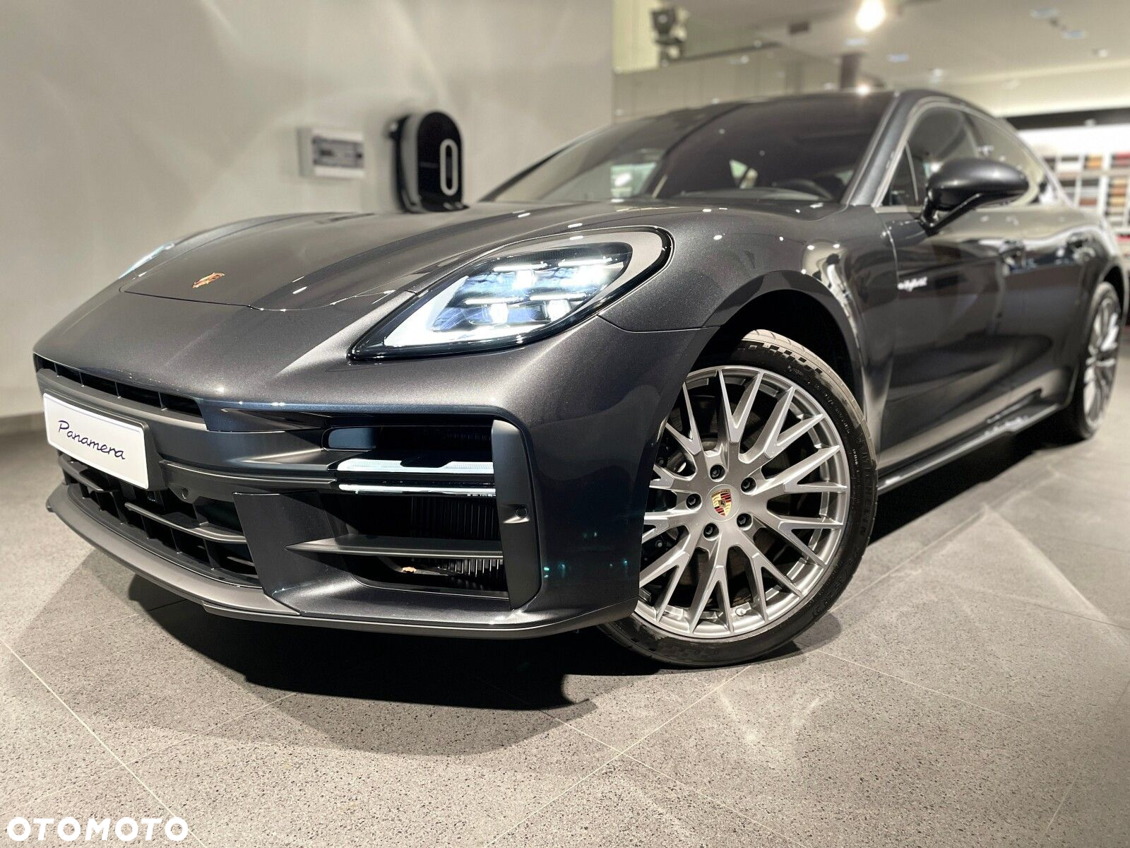 Porsche Panamera - 4