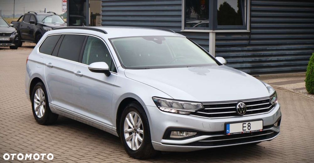 Volkswagen Passat - 4