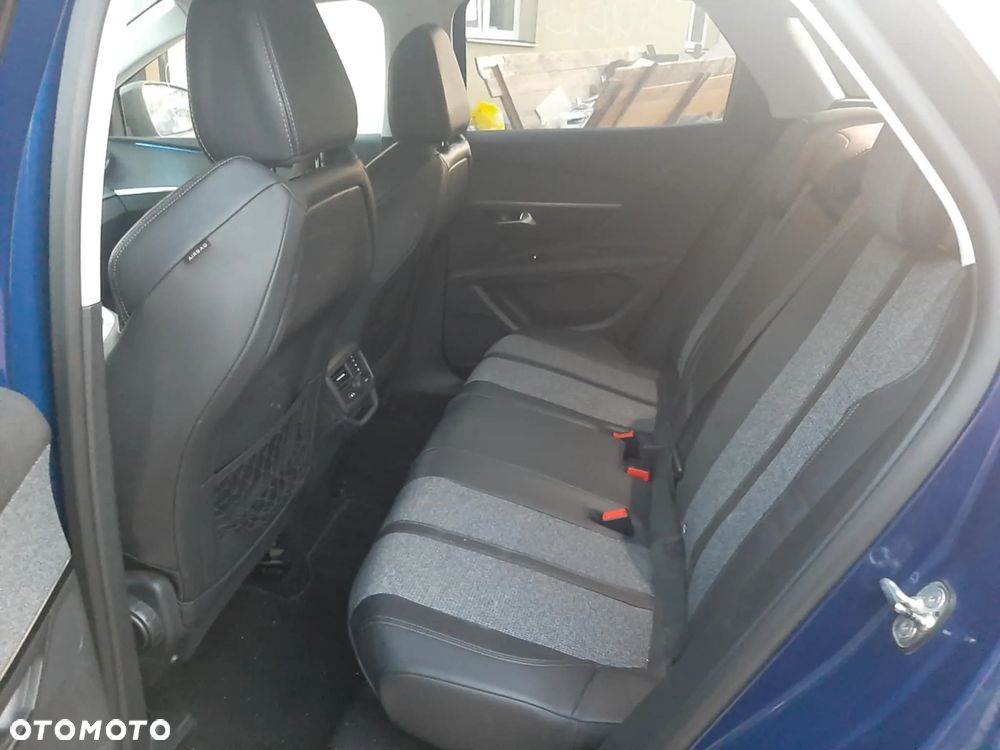 Peugeot 3008 1.2 PureTech Allure S&S - 7