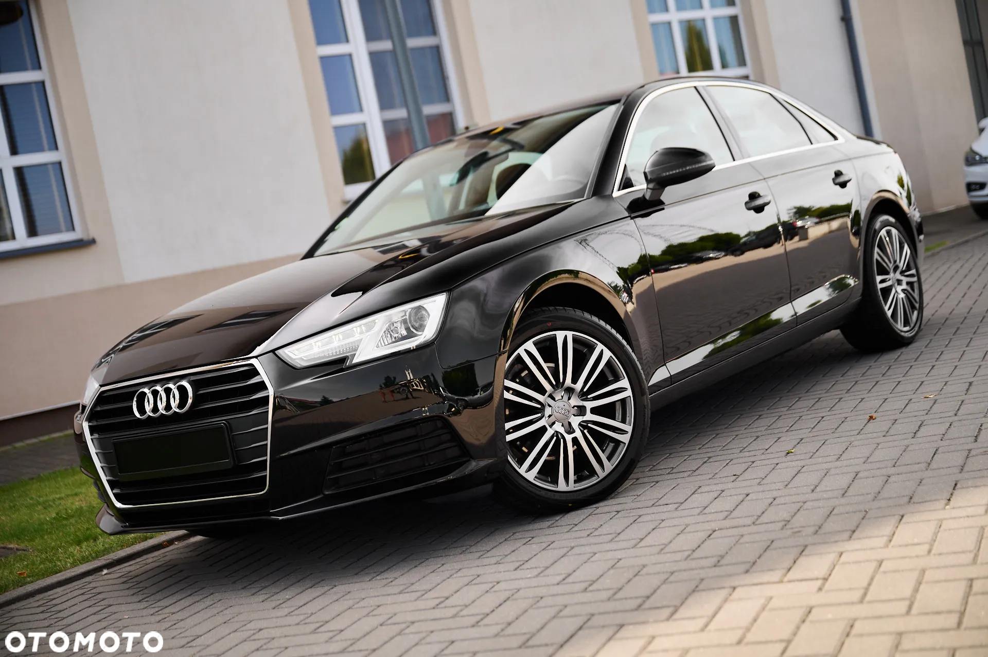 Audi A4 2.0 TDI ultra S tronic design - 4
