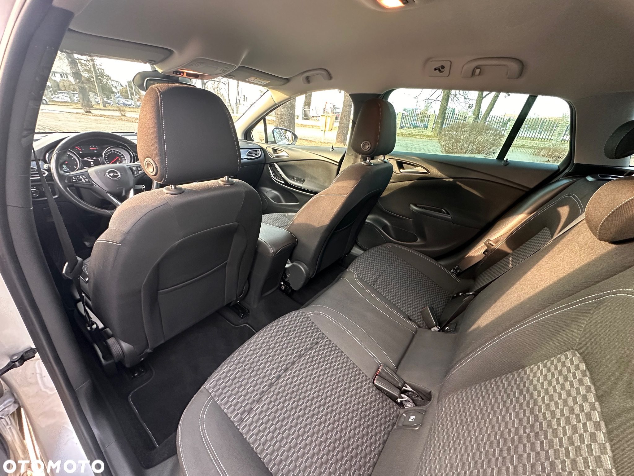 Opel Astra 1.4 Turbo Edition - 26