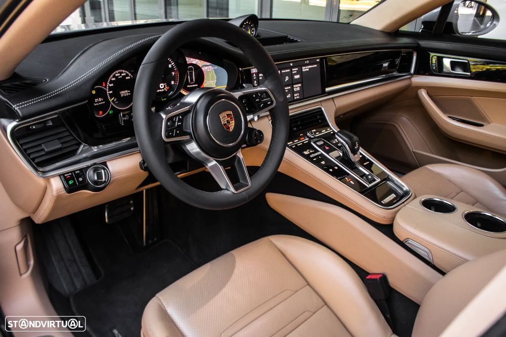 Porsche Panamera 4 E-Hybrid - 28