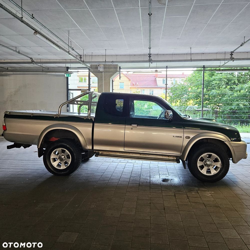 Mitsubishi L200 Pick Up 4x4 Intense Club Cab - 24
