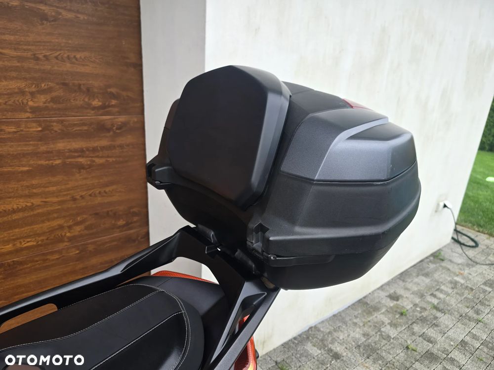 Yamaha X-max - 18