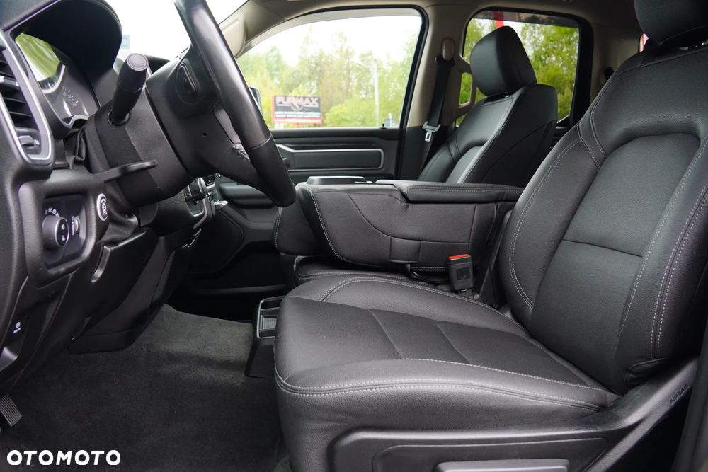 RAM 1500 5.7 Quad Cab Bighorn - 33