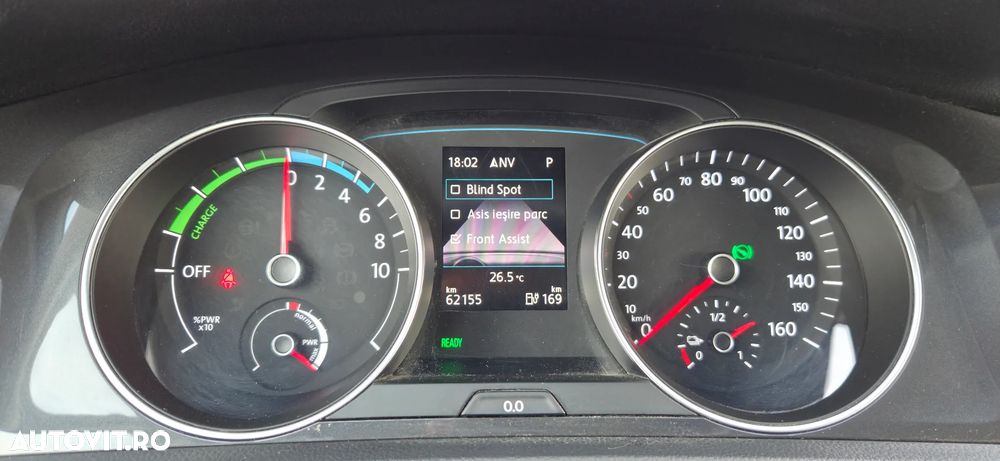 Volkswagen e-Golf - 17
