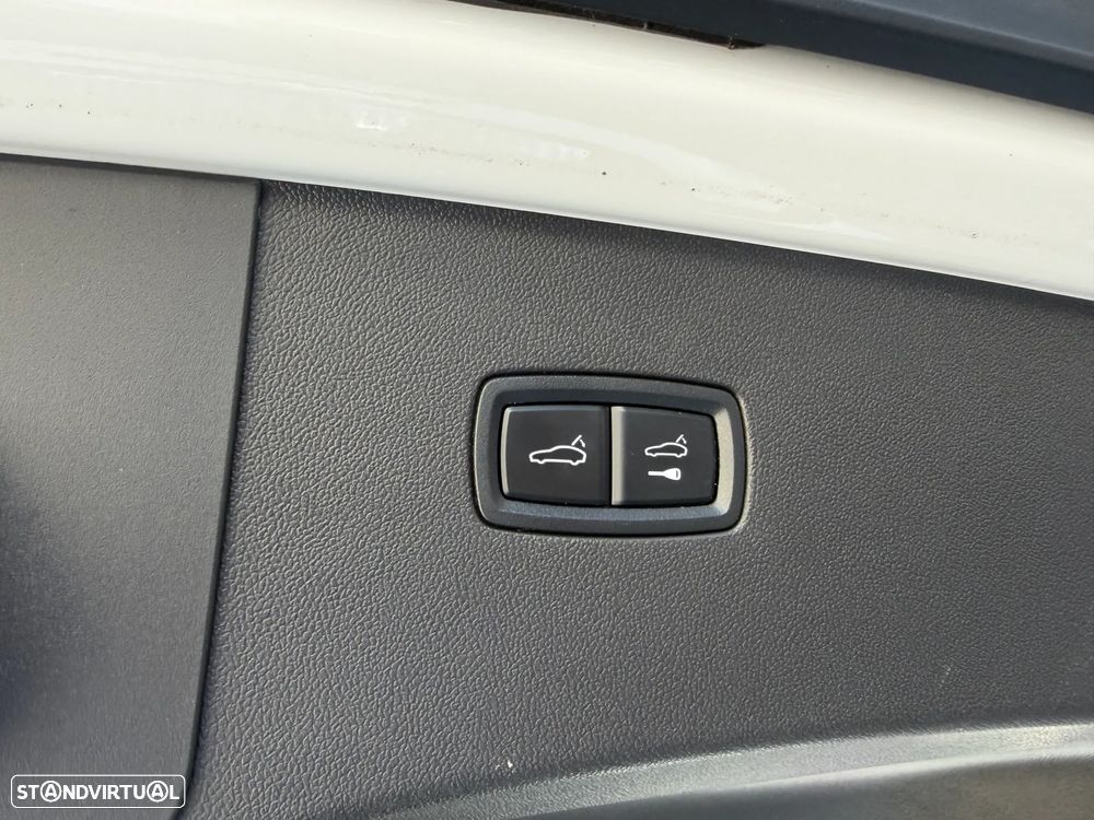 Porsche Cayenne E-Hybrid Tiptronic S Black Edition — fotografia 18
