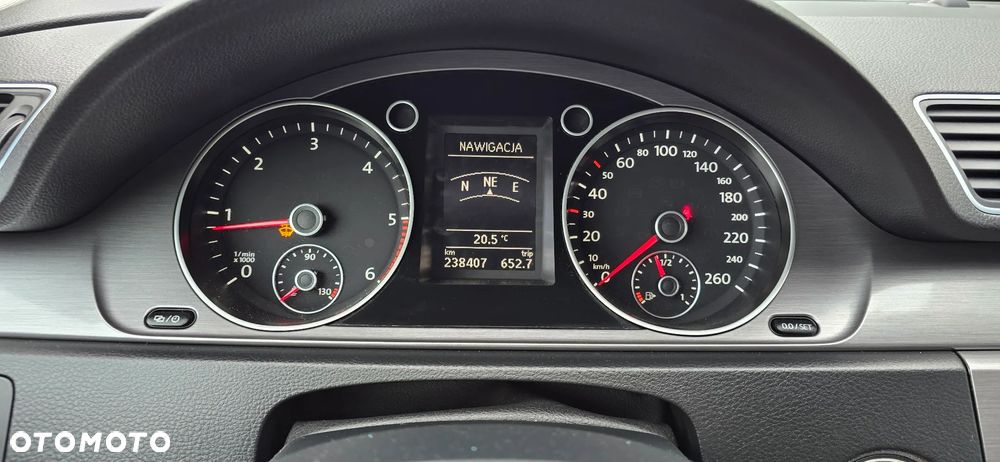 Volkswagen Passat 2.0 TDI Comfortline - 19