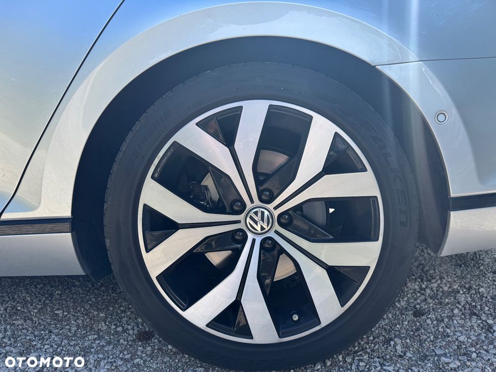 Volkswagen Passat 2.0 TDI Bi-Turbo BMT 4Mot Highline DSG - 10