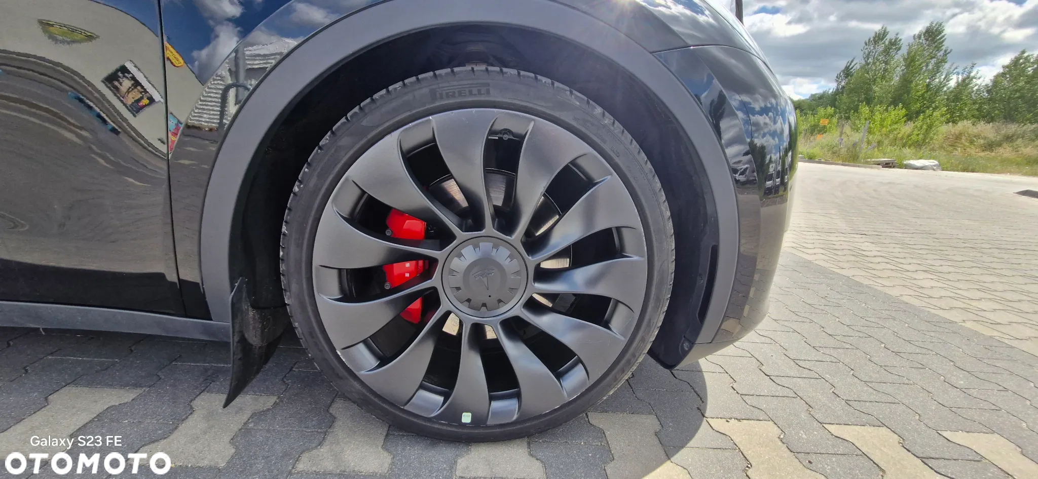 Tesla Y Performance AWD - 33