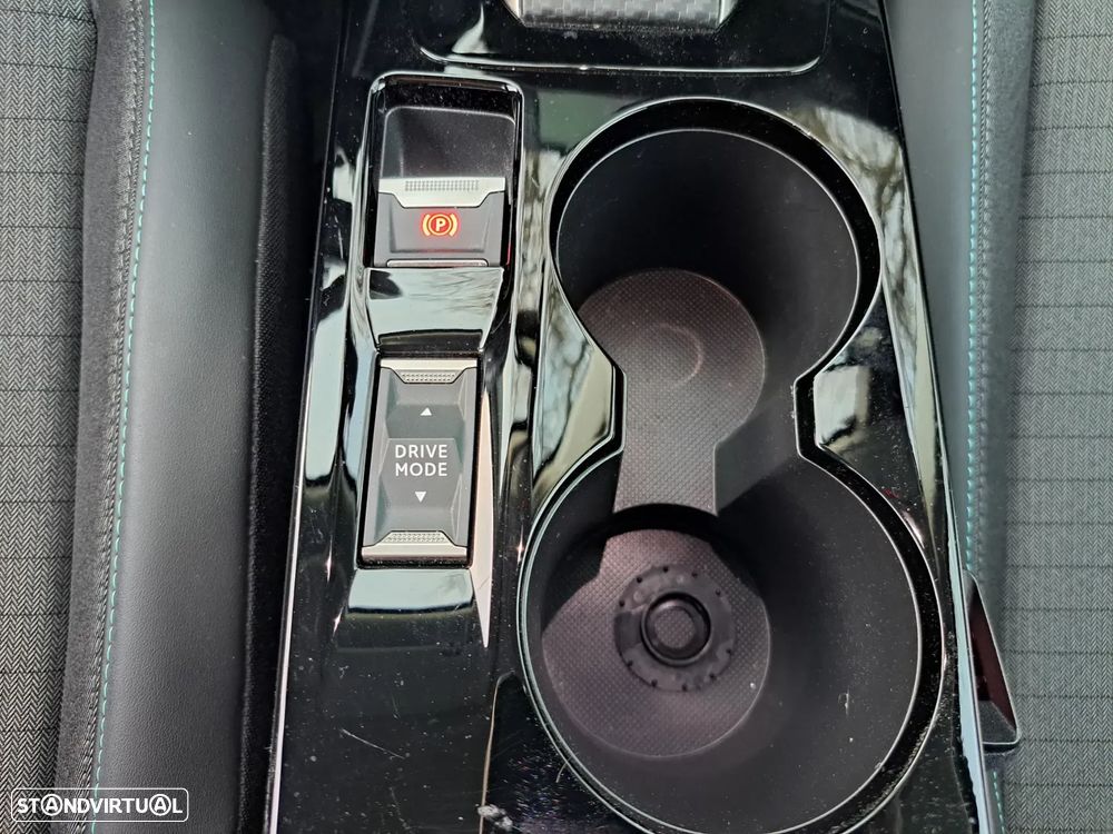 Peugeot 2008 1.5 BlueHDi Allure Pack EAT8 - 32