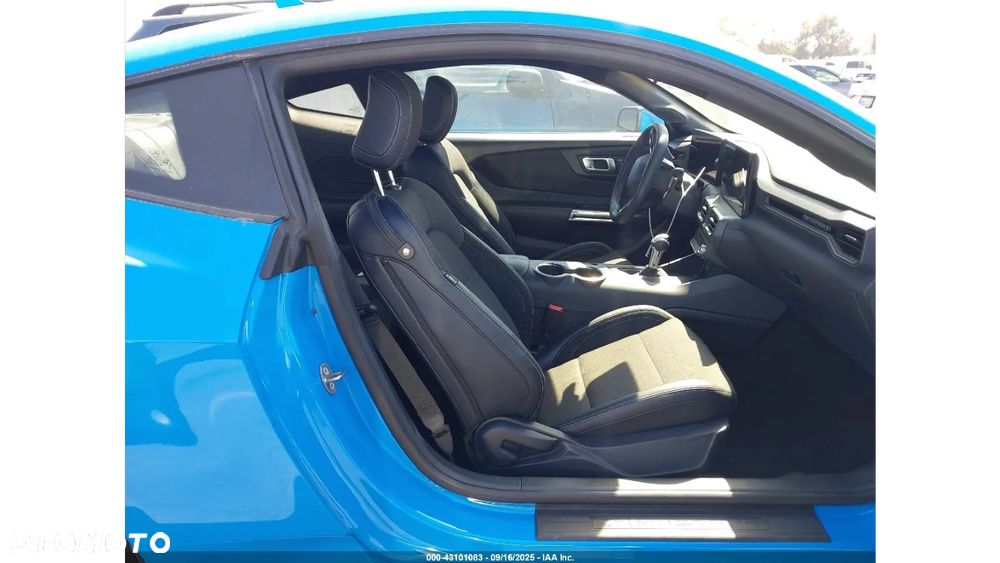 Ford Mustang - 12