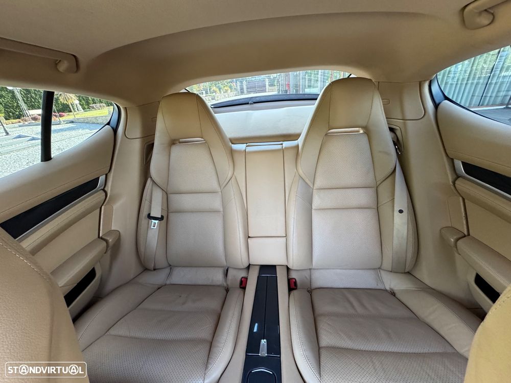 Porsche Panamera 4 PDK Platinum Edition - 16