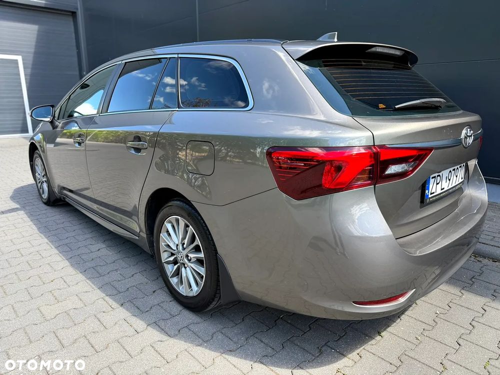 Toyota Avensis - 4