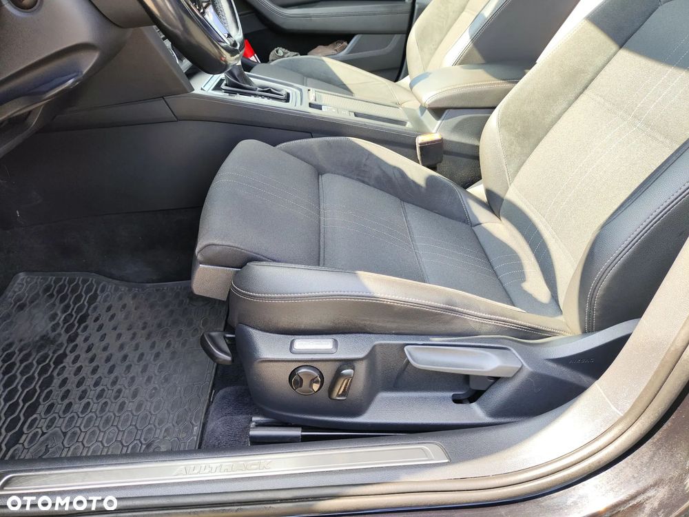 Volkswagen Passat Alltrack - 17