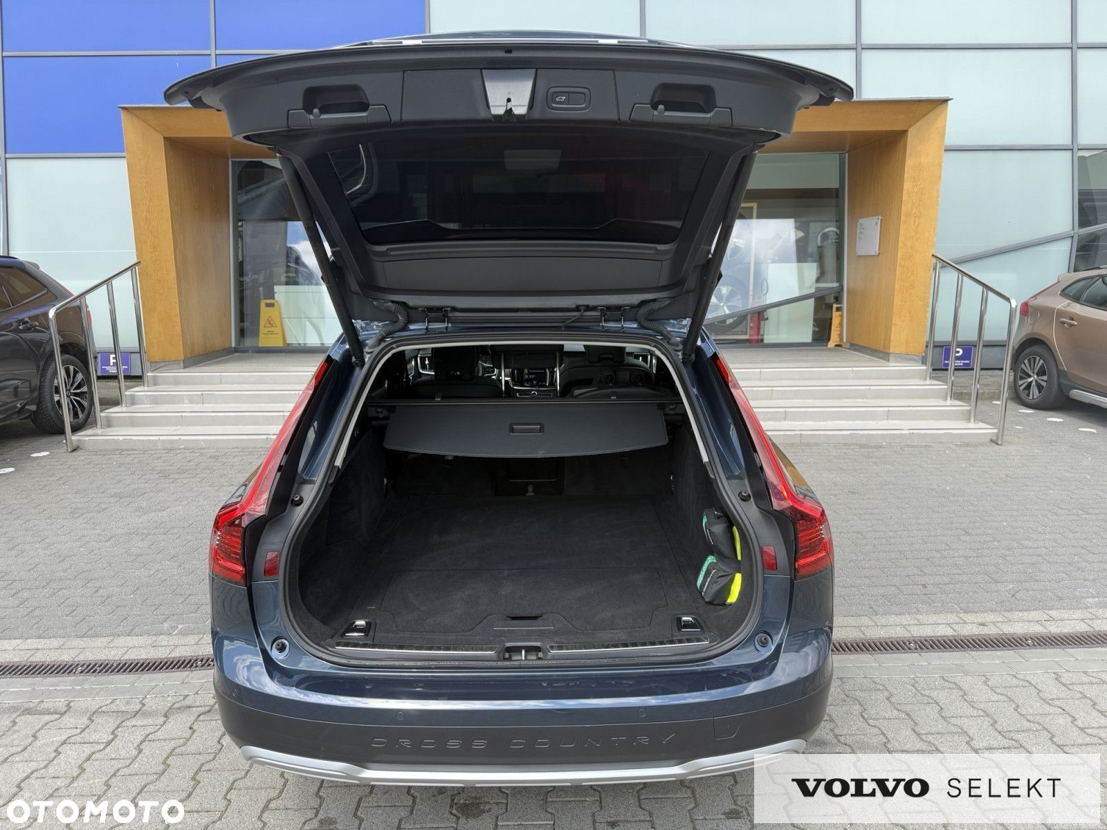 Volvo V90 Cross Country - 9