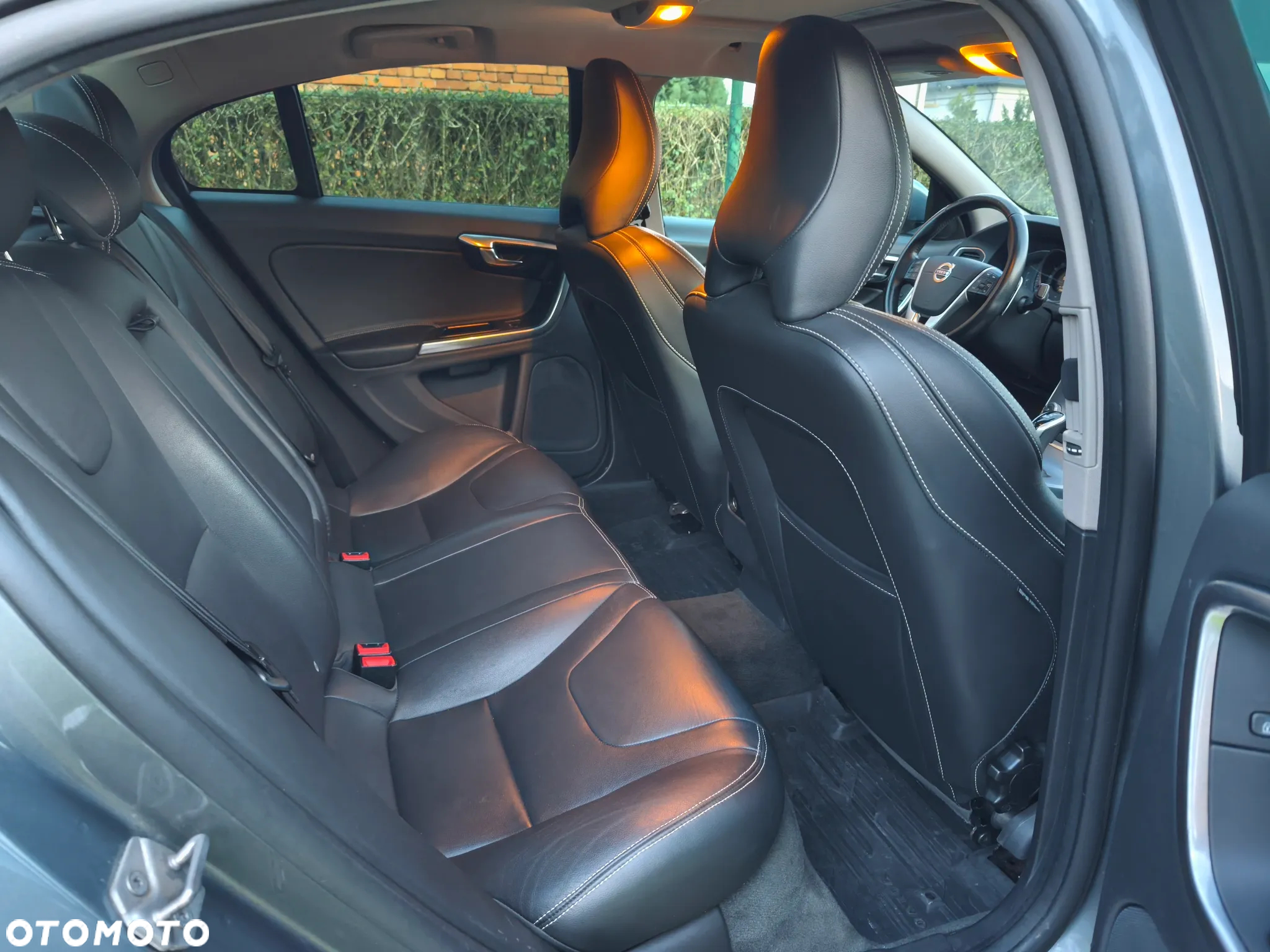 Volvo S60 T5 R-Design Kinetic - 13