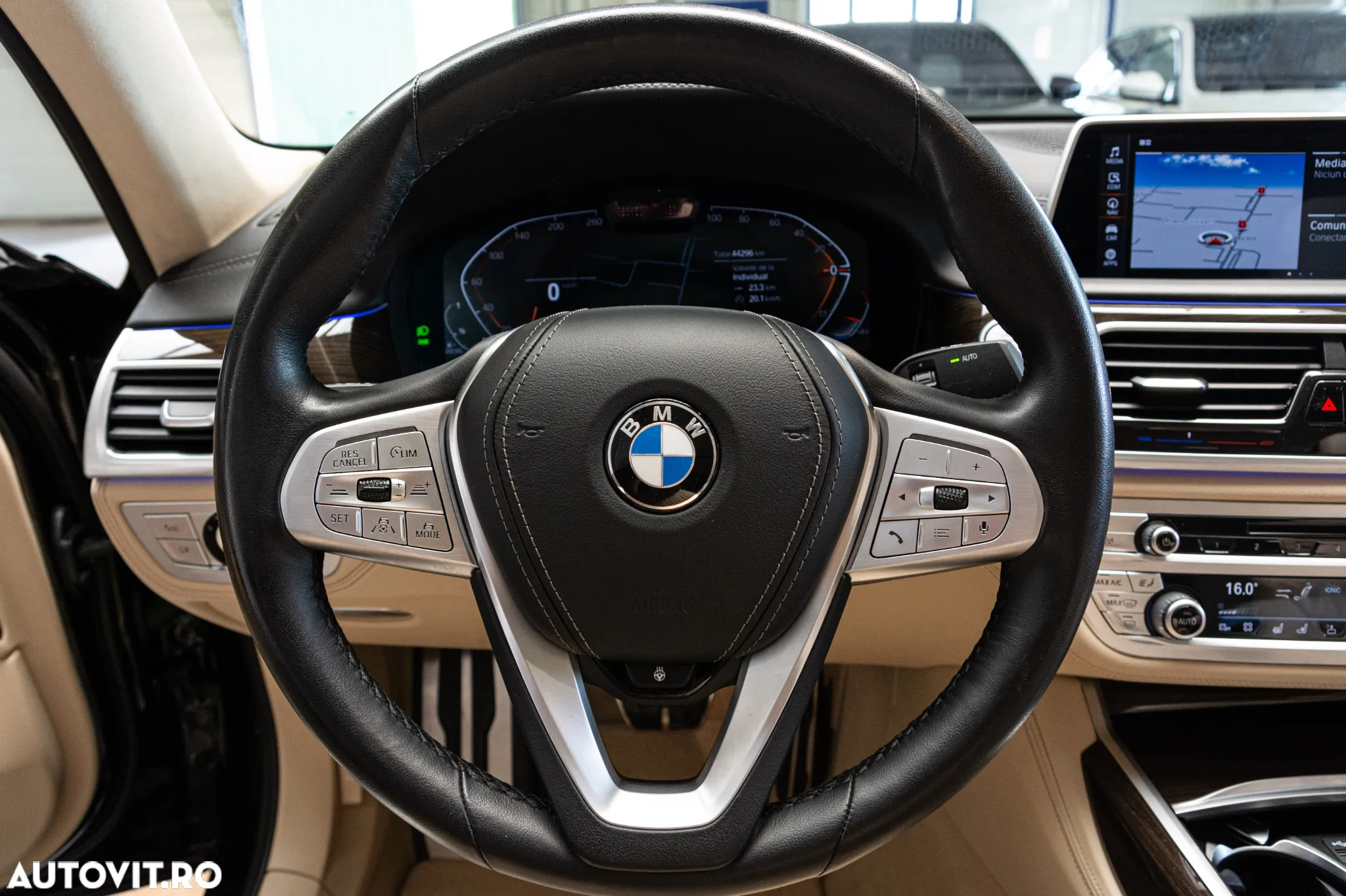 BMW Seria 7 730d xDrive MHEV - 30