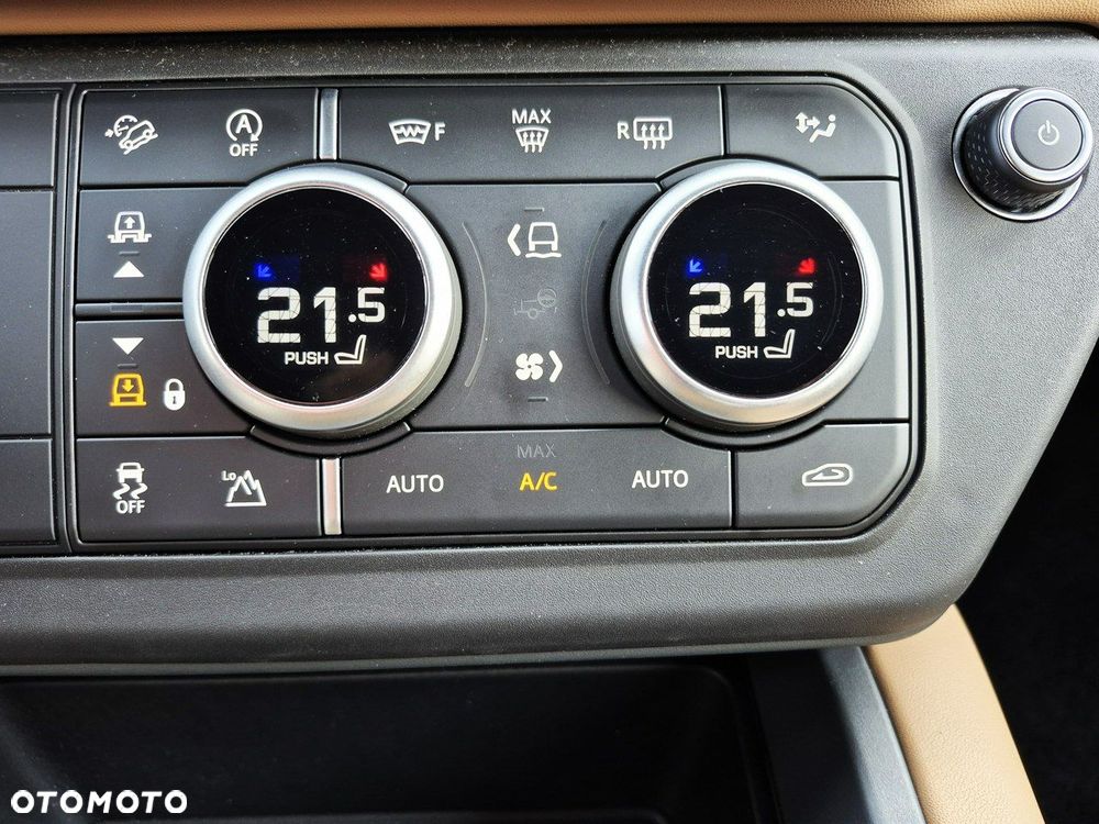 Land Rover Defender - 36