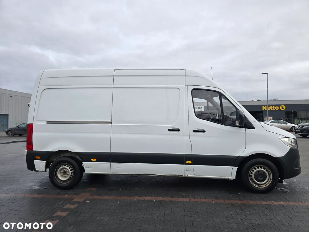 Mercedes-Benz Sprinter - 5