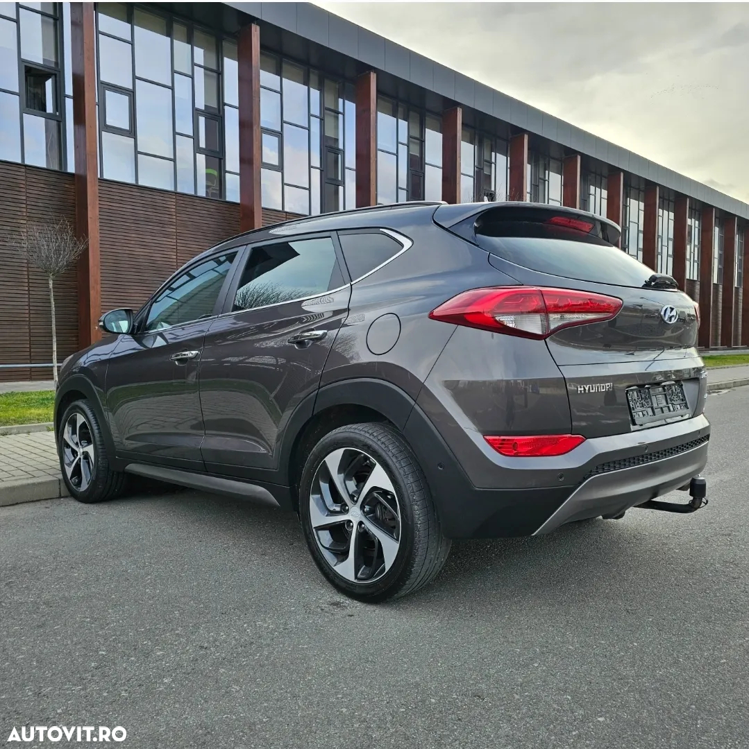 Hyundai Tucson 2.0 CRDI 4WD 8AT Luxury - 6