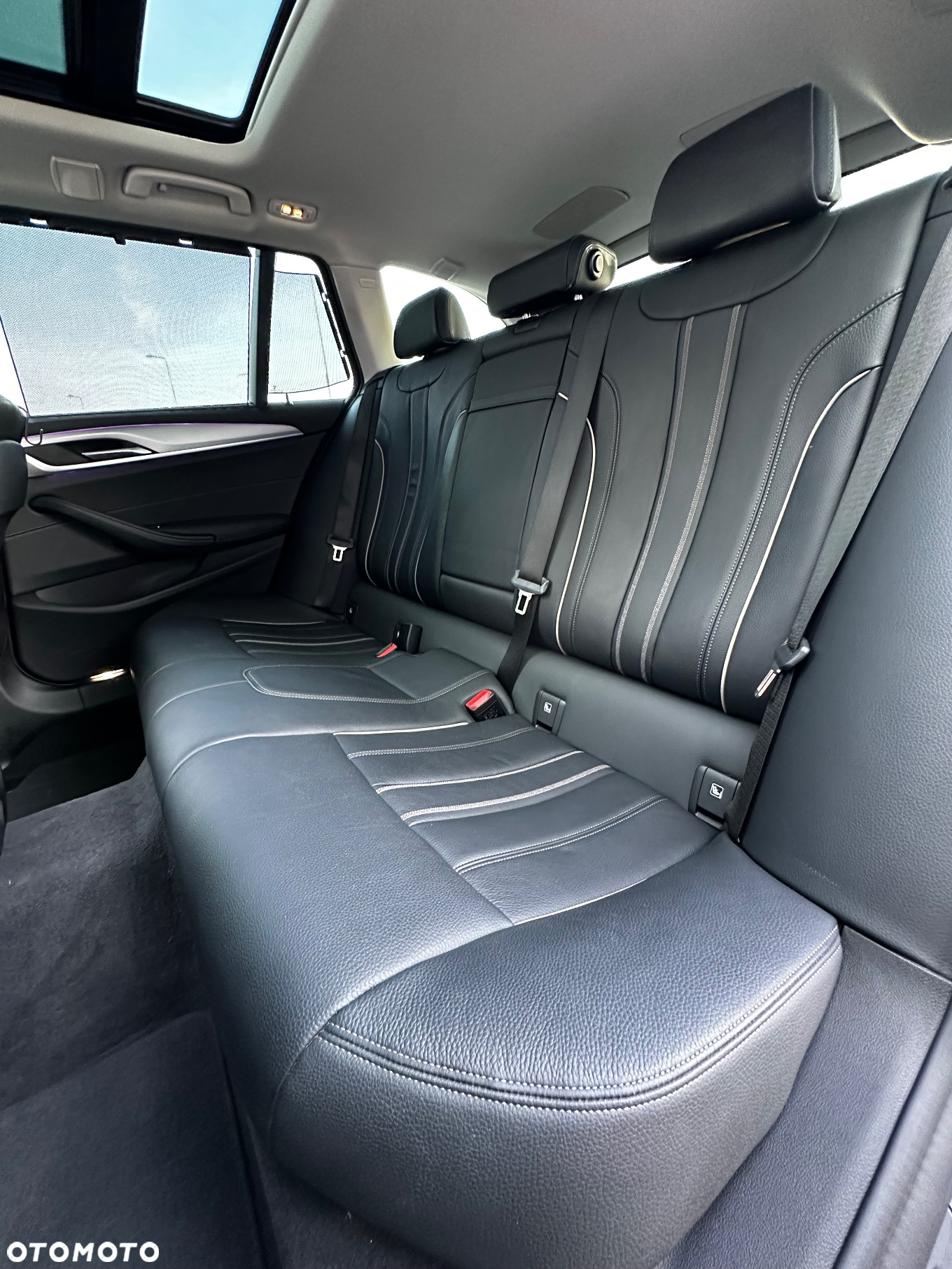 BMW Seria 5 520d xDrive Touring - 9