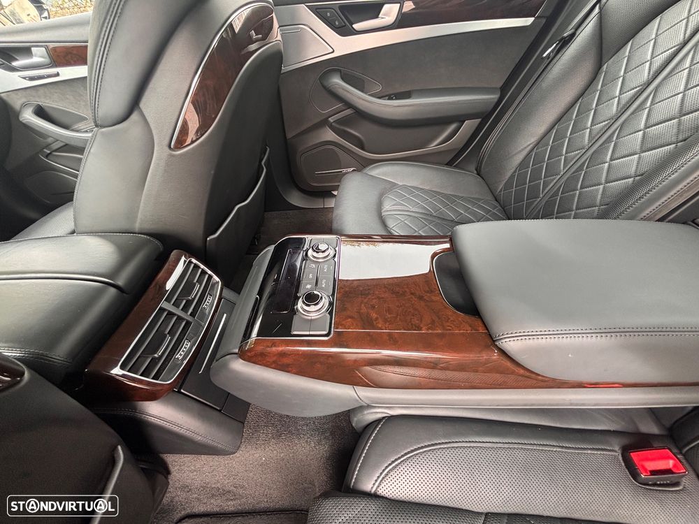 Audi A8 3.0 TDI V6 quattro Clean Diesel Exclusive - 35