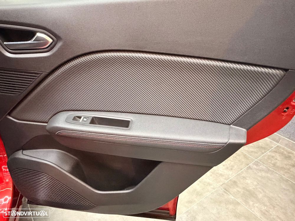 Renault Captur 1.6 E-Tech Plug-In RS Line - 56