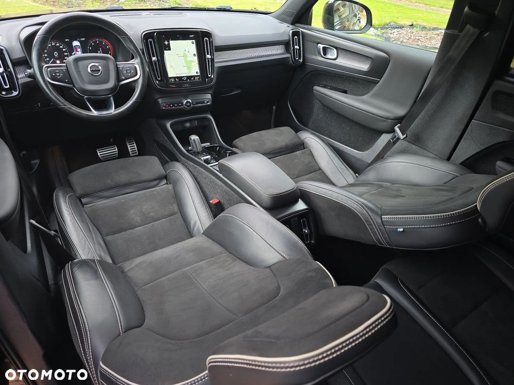 Volvo XC 40 B4 Ultra Black Edition - 22