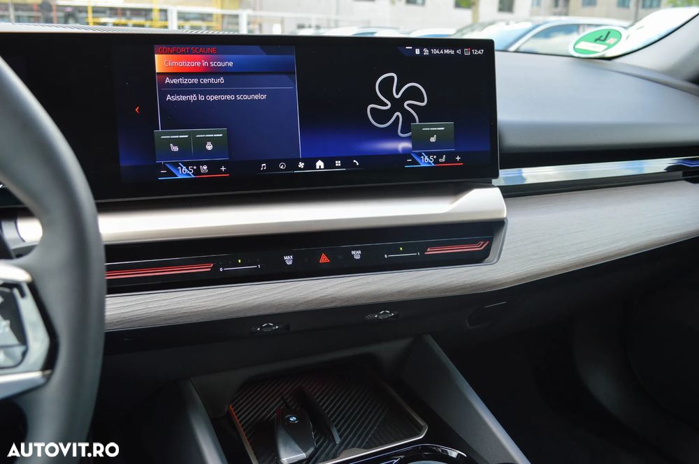 BMW Seria 5 520i AT MHEV - 28