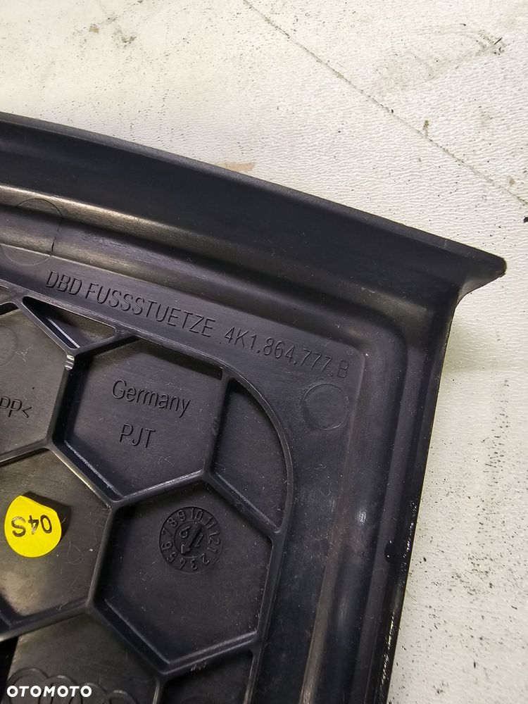PODNÓŻEK PODSTOPNICA AUDI A6 C8 4K1864777B - 4