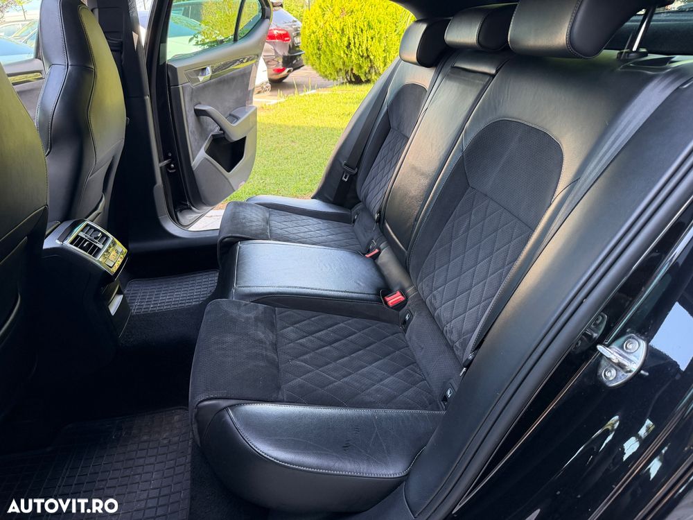 Skoda Superb 2.0 TDI DSG Sportline - 9