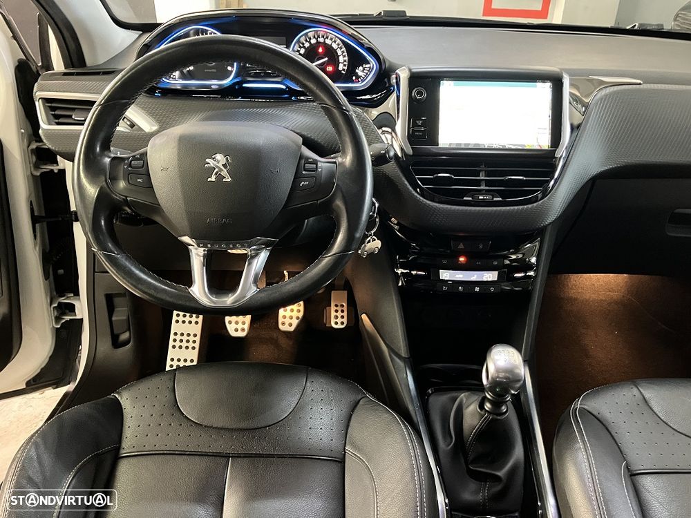 Peugeot 2008 1.6 e-HDi Allure - 40