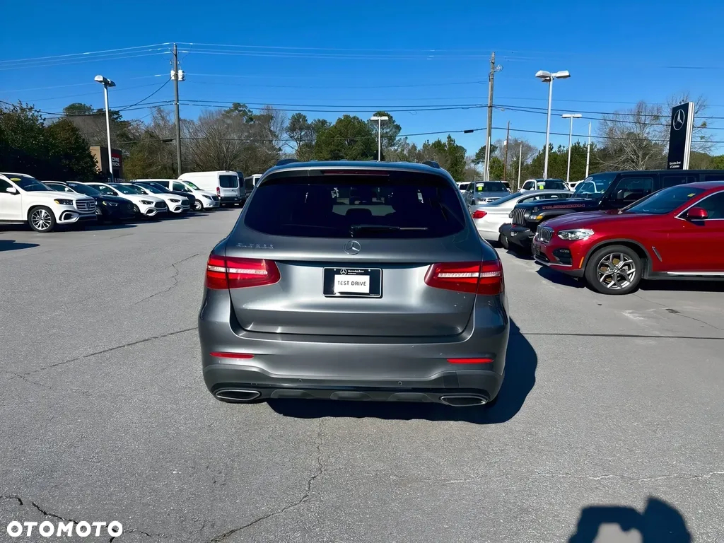 Mercedes-Benz GLC 300 4Matic 9G-TRONIC AMG Line - 6
